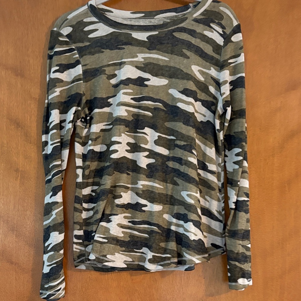 Lucky Brand Camouflage Long Sleeve Top sz small